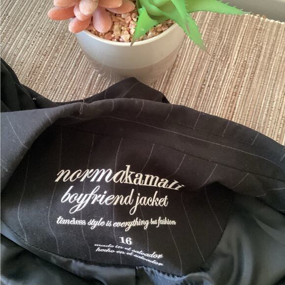 Norma Kamali Boyfriend Blazer Jacket Black Pin Stripe Size 16 - Picture 4 of 5